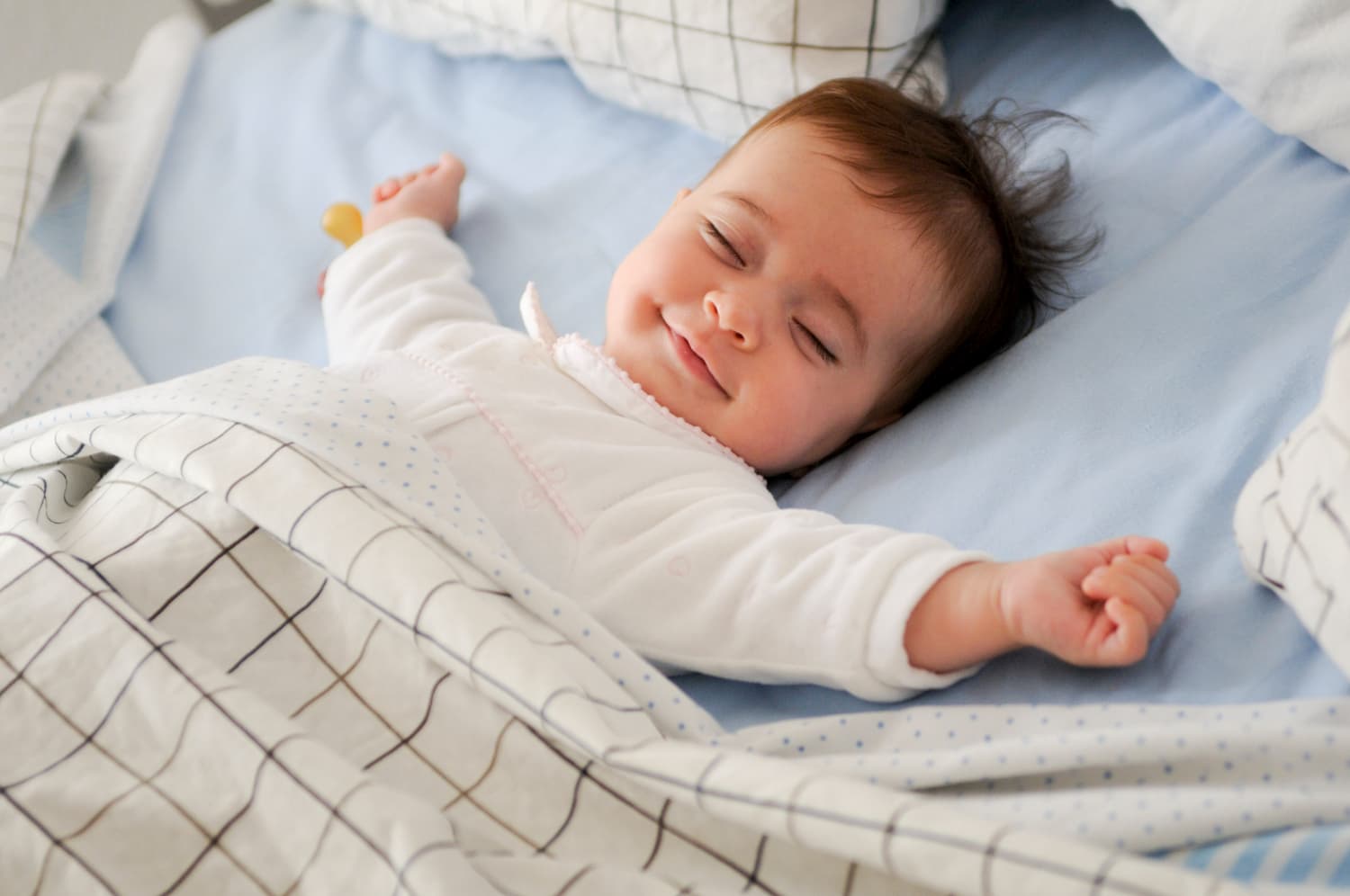 Jam Tidur Bayi per Bulan: Kisaran Normal dan Pola Tidurnya
