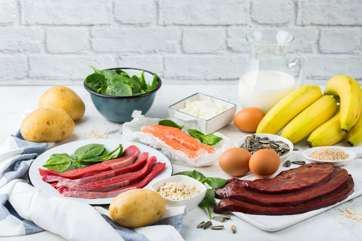Perbedaan Kalium dan Kalsium: Fungsi, Sumber Makanan, dan Kadar Normalnya