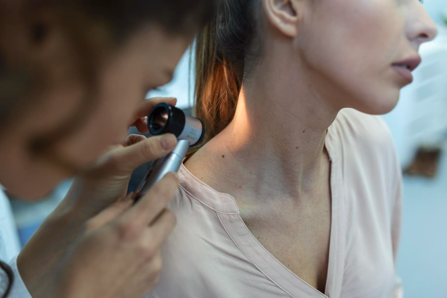 Tahi Lalat Kanker: Ciri-Ciri, Cara Memeriksa, dan Kapan ke Dokter Kulit