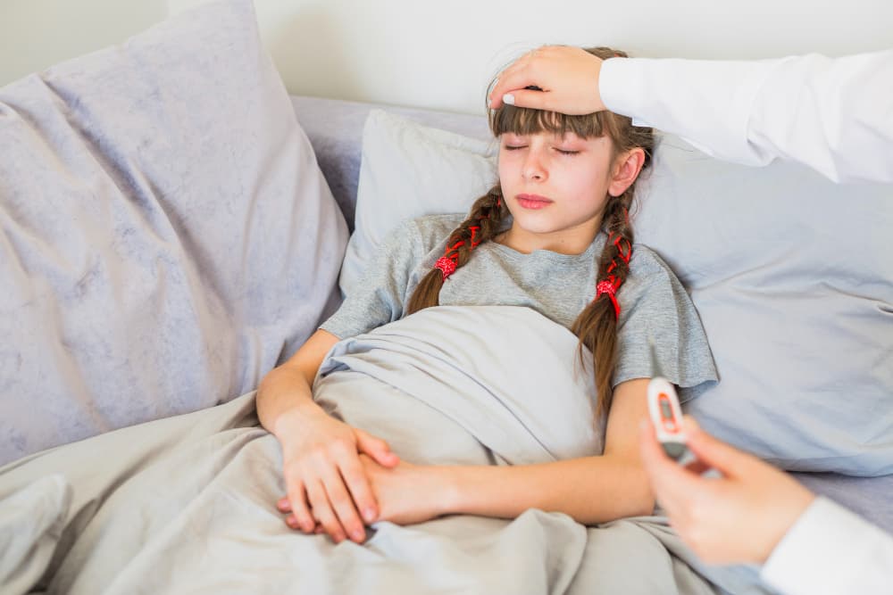 Anak Demam tapi Tangan dan Kaki Dingin: Kapan Wajar dan Kapan Perlu ke Dokter