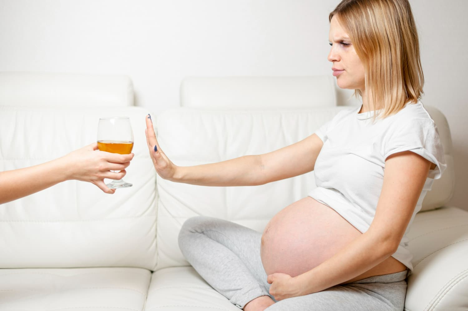 Apakah Ibu Hamil Boleh Minum Soda? Ini Batas Aman Kafein dan Gulanya