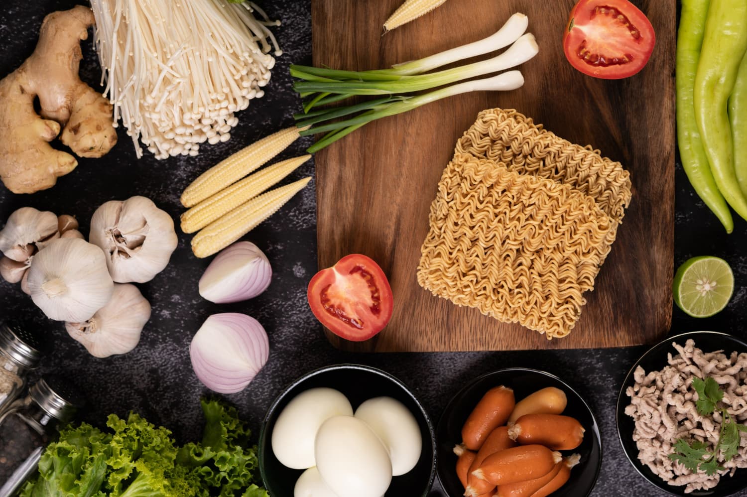 Kalori Mie Instan: Hitungan per Bungkus, Tambahan Topping, dan Batas Amannya