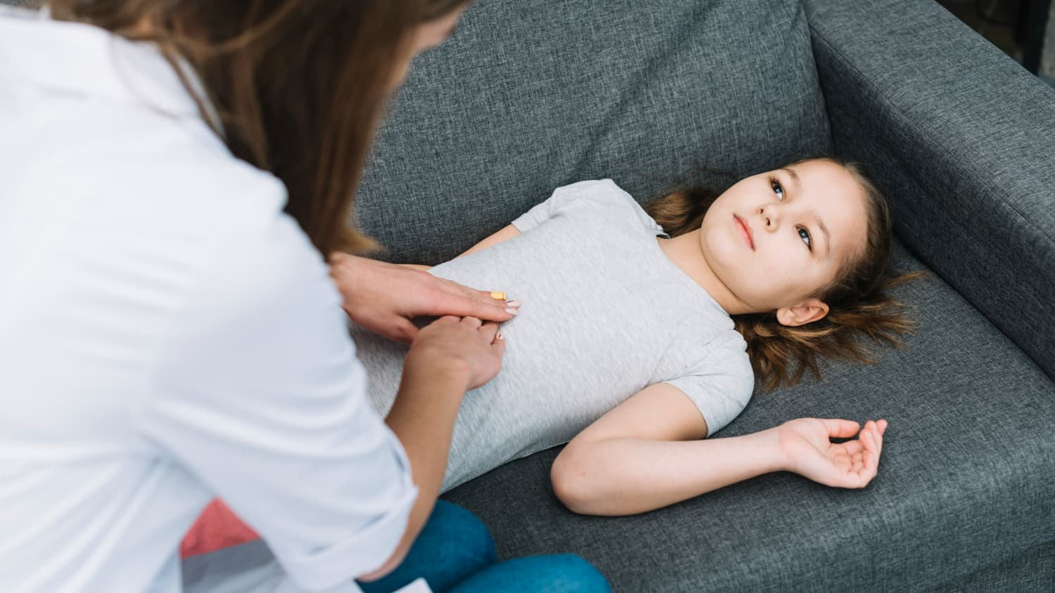 Cara Mengatasi Perut Kembung pada Anak: Langkah di Rumah dan Tanda Perlu ke Dokter