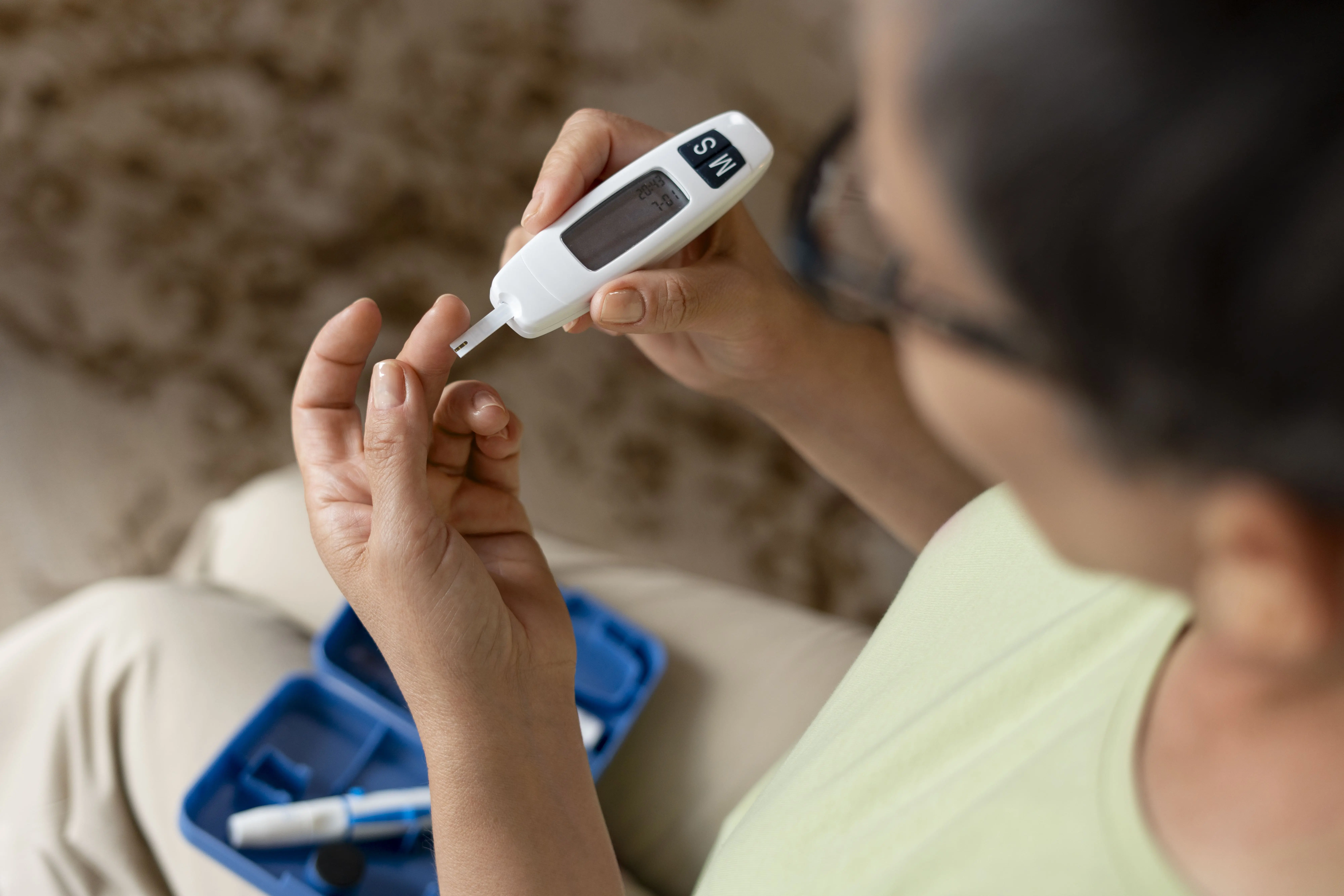 Diabetes Tipe 1 vs Tipe 2: Penyebab, Gejala, dan Cara Mengelolanya