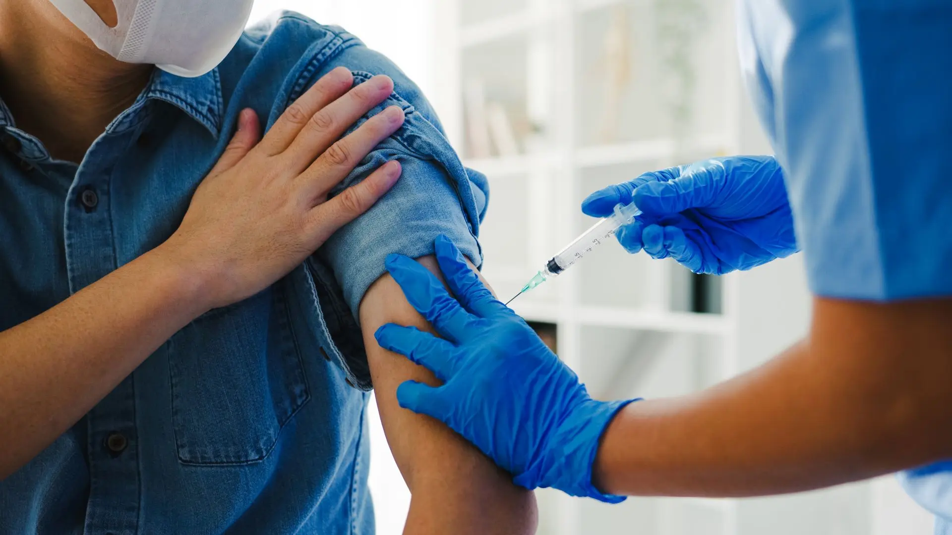 Mitos atau Fakta Vaksin Influenza: Perlukah Diulang Tiap Tahun?