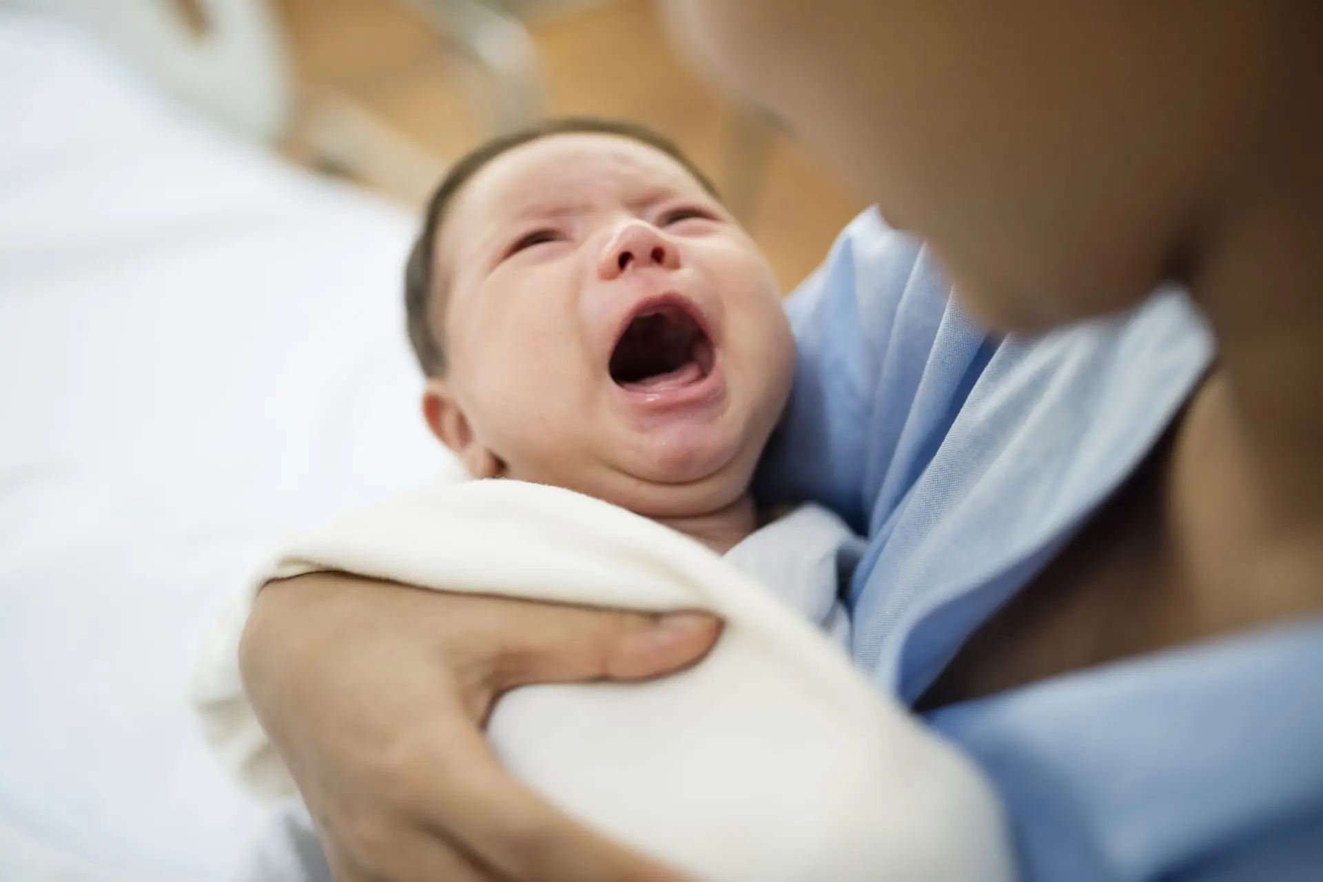 Baby Blues: Mengapa Ibu Baru Sering Merasa Sedih Setelah Melahirkan?